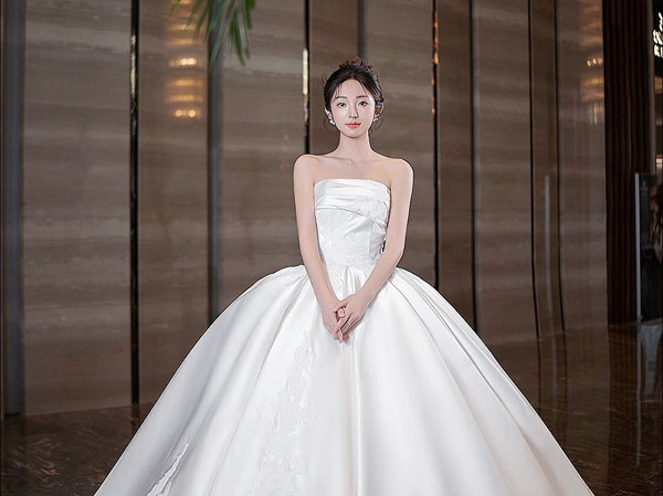 武汉婚纱礼服定制|武汉伊莎婚纱礼服馆